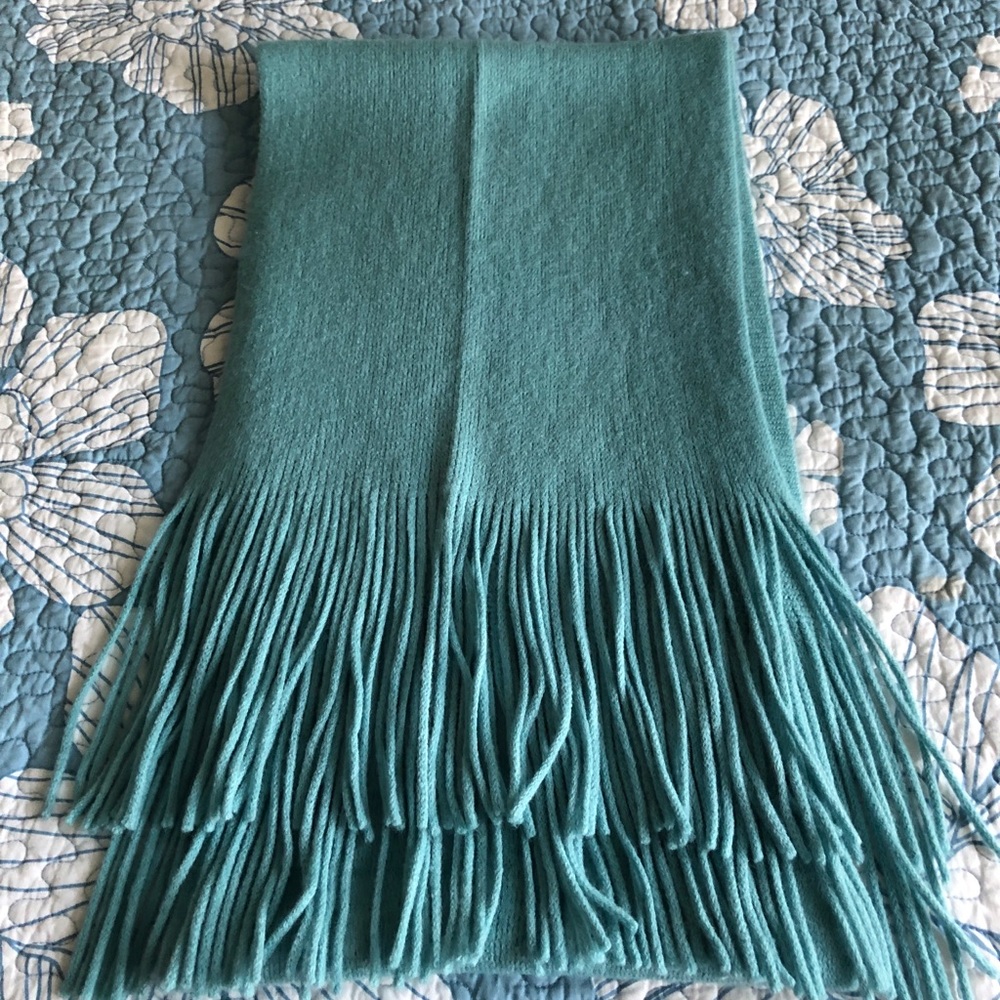 Aqua Fringed Neck Scarf 🧣